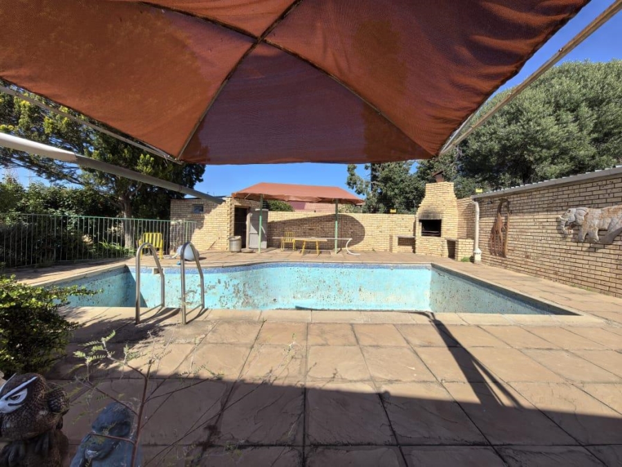 5 Bedroom Property for Sale in Hadison Park Northern Cape